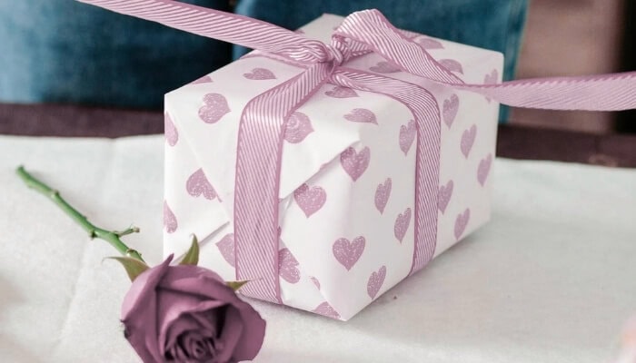 Eco-Love Packaging for Valentine's Day